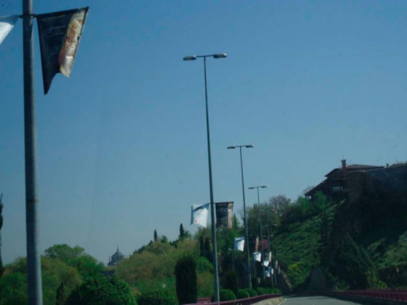 Vista del alumbrado instalado en Avenida de la Cava